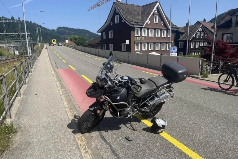 Wattwil SG – Fahrerflucht nach Unfall