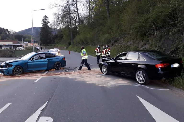 Plettenberg – Paralleleinsätze am Mittag. Verkehrsunfall am Abend.