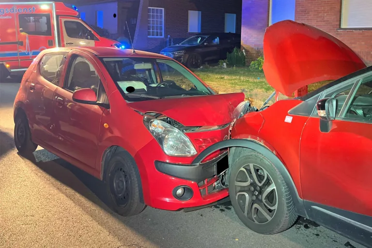 Petershagen NW – Fahrer (18) bei Unfall mit geparktem Auto verletzt