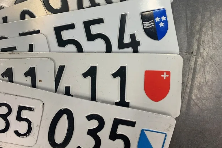 Region Limmattal/Albis ZH - Auffällige Fahrzeuge kontrolliert 
