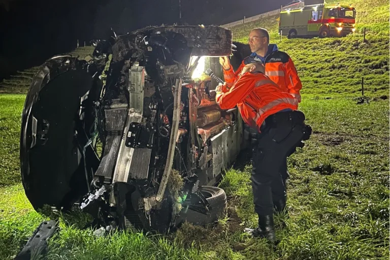Horgen ZH – Mann bei Unfall auf der Hirzel-Passstrasse schwer verletzt