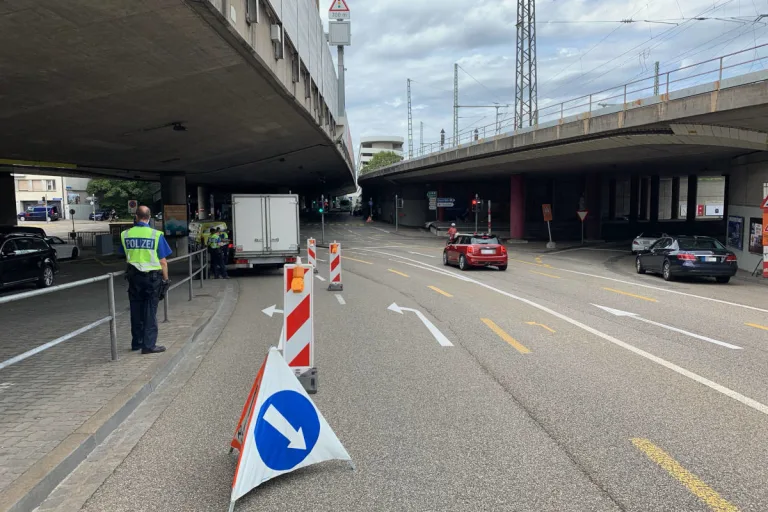 Stadt Basel – Verkehrskontrolle auf der Schwarzwaldbrücke – Lenker mit 97 km/h gestoppt