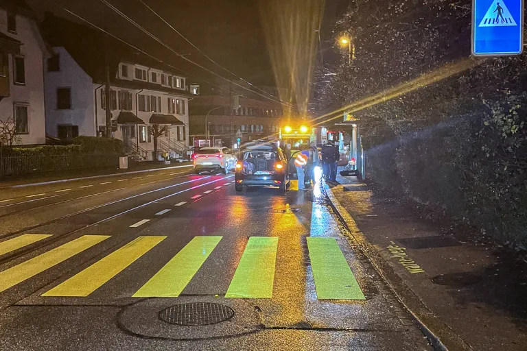 Unfall in Birsfelden BL – Zwei Jugendliche von Auto erfasst