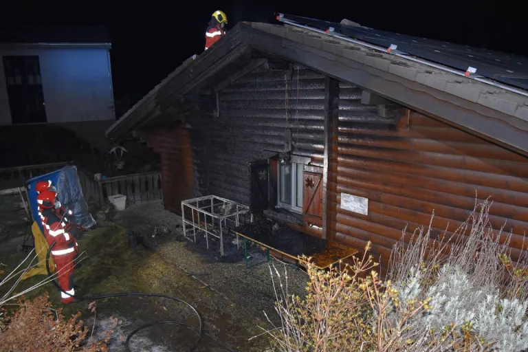 Lostallo GR – Adventsfenster führt zu Fassadenbrand