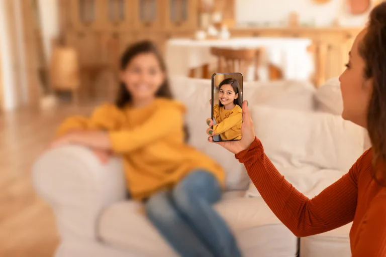 «Sharenting» – Wenn Kinderfotos zu digitalen Risiken werden