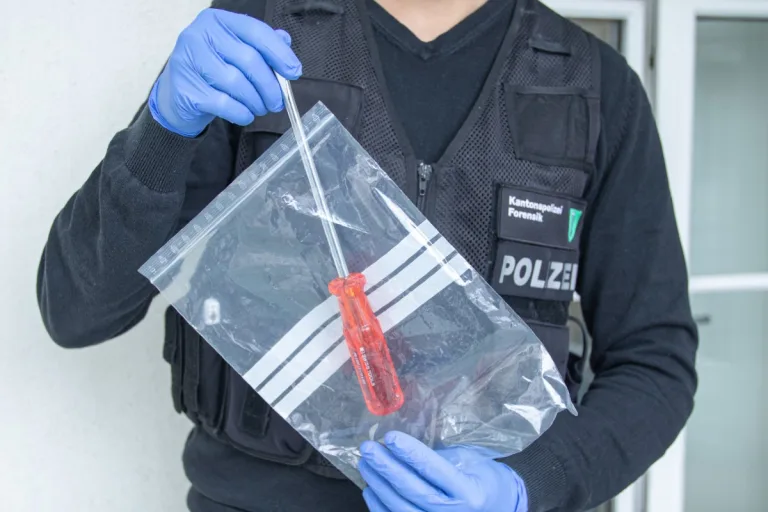 Oberuzwil SG - Fleischwaren aus Metzgerei gestohlen