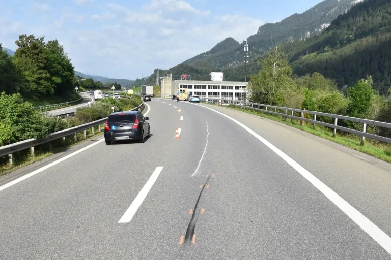 Domat/Ems GR - Unfall auf der Autobahn 