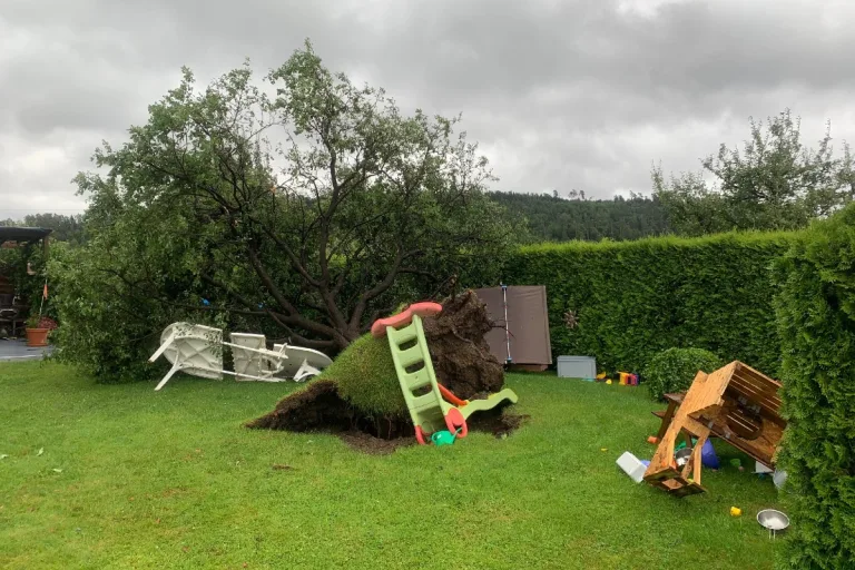 Winterthur ZH - Ausserhalb der Stadt gab es durch das Unwetter grosse Verwüstungen!