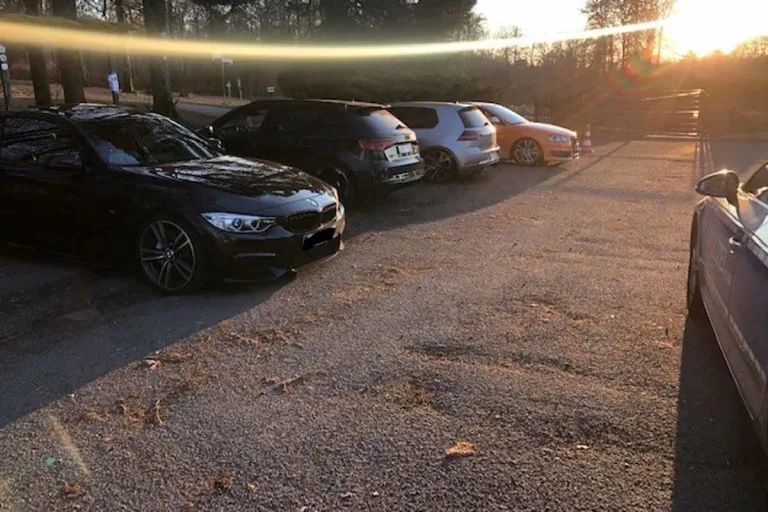 Annweiler - Junge Männer liefern sich illegales Autorennen