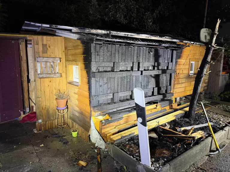 Seewen SZ – Brand bei Wohnwagen auf Campingplatz