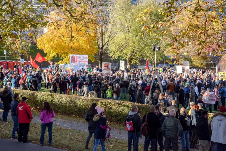 Chur GR – Kundgebung gegen die Corona-Massnahmen mit rund 2000 Teilnehmenden