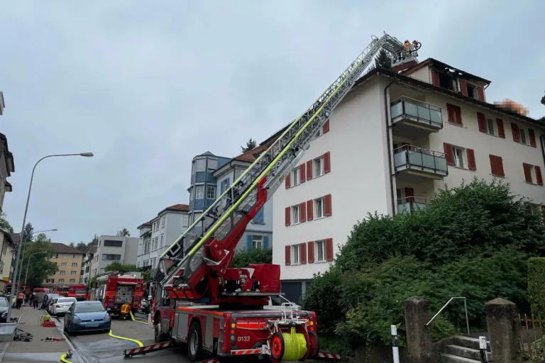  St.Gallen - Dachwohnung in Brand geraten