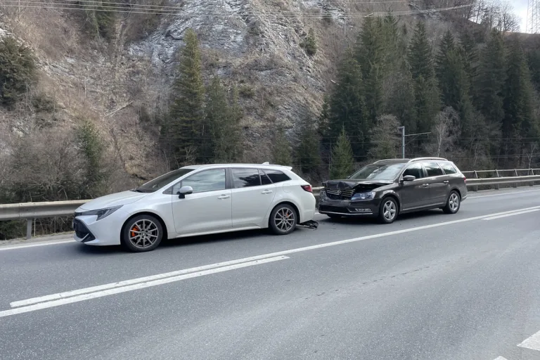 Unfall in Fideris GR – Lenkerin bremst zu spät