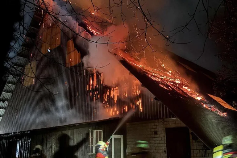 Mettmenstetten ZH – Enormer Sachschaden nach Brand in einem Reitstall