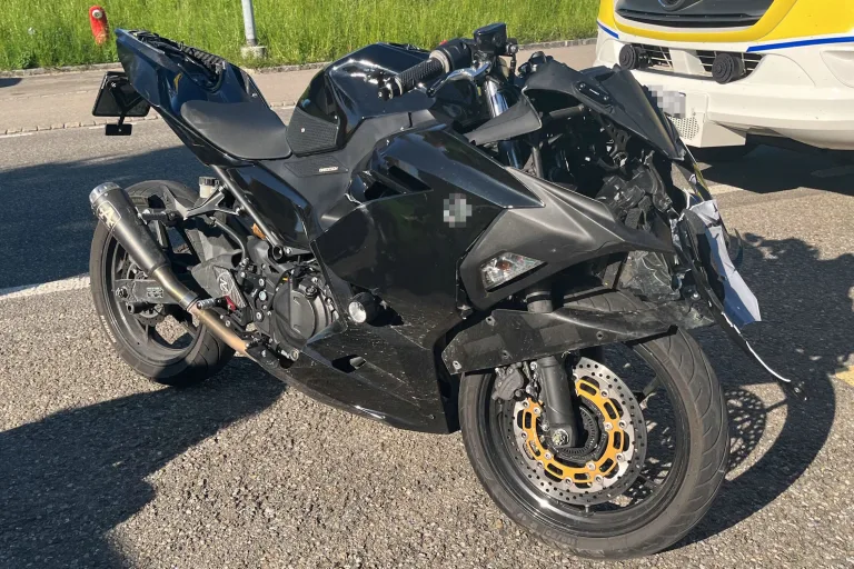 Wittenbach SG – Unfall wegen Siloballen
