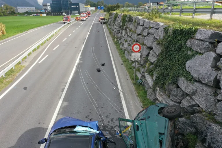 Unglück in Malans GR – Verkehrsunfall fordert ein Todesopfer und zwei Verletzte