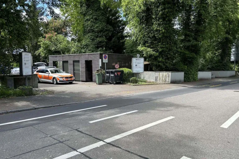Rapperswil-Jona SG - Beim Abbiegen verunfallt