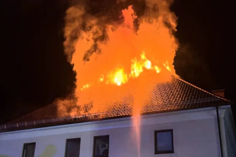 St. Michael am Zollfeld – Dachstuhl von Wohnhaus in Brand
