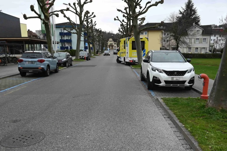 Gossau SG - Streifkollision zwischen Auto und Velo