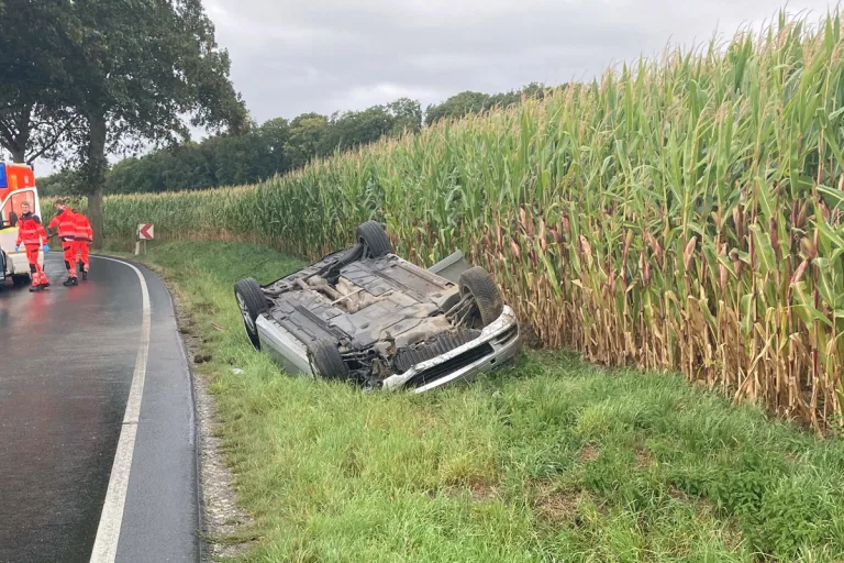 Bielefeld NW – Unfall mit Überschlag nach Überholmanöver