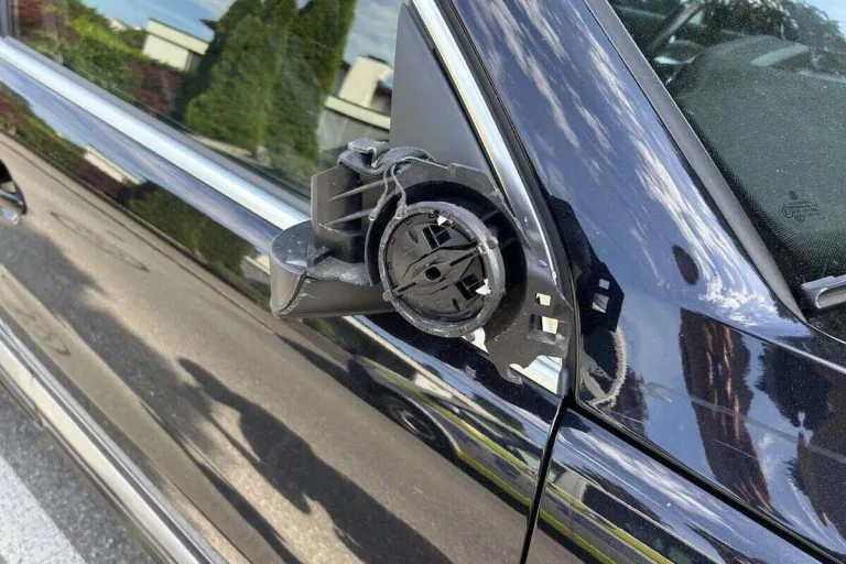 Aarau - Mehrere parkierte Autos beschädigt 