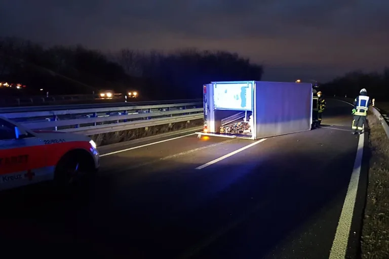 Ludwigshafen - Vollsperrung der Autobahn B9 nach Unfall