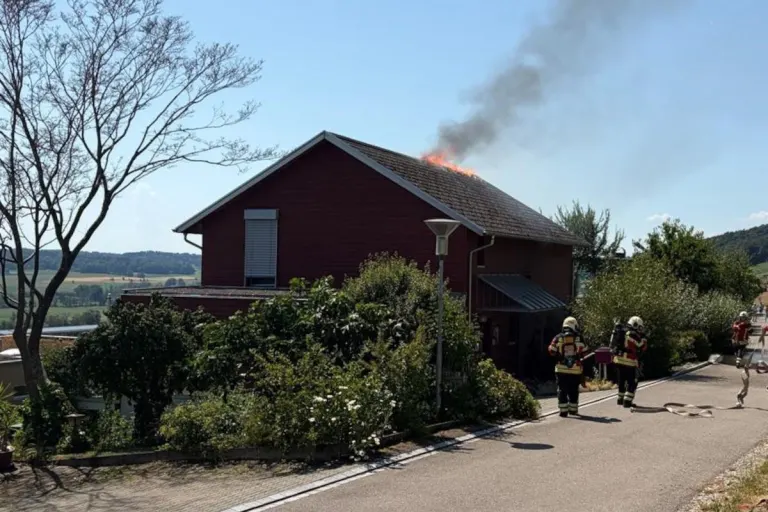 Hüttwilen TG – Solaranlage löst Brand auf Dach aus