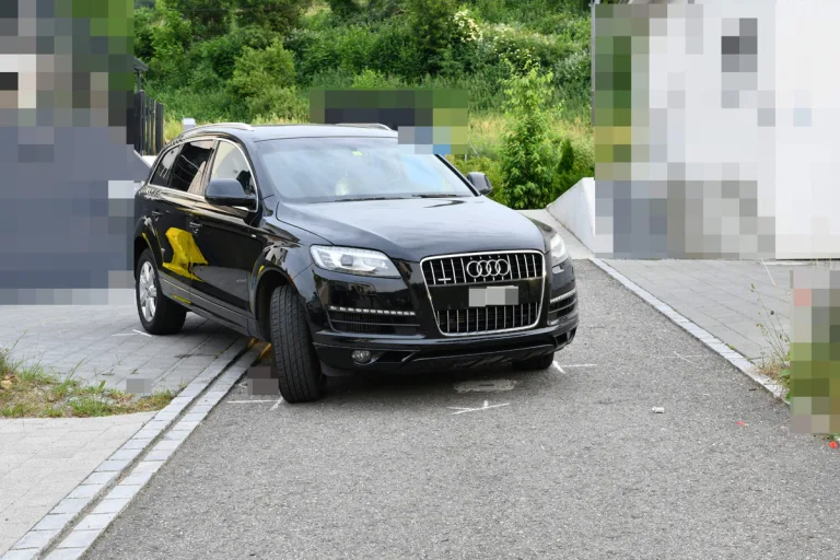 Drama in Rümikon AG - 14 Monate alter Knabe von Auto erfasst und getötet