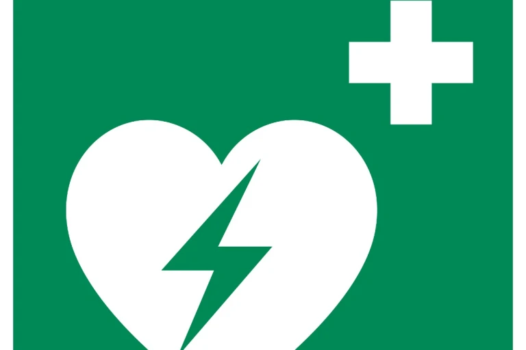 Feldbach - Defibrillator beschädigt - Zeugenaufruf