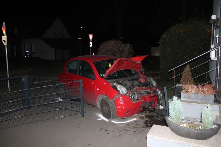 Hamm-Westen – Alkoholisierte Autofahrerin verursacht Selbstunfall