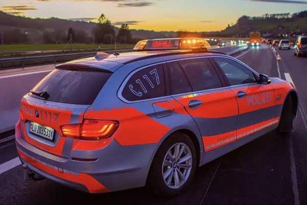 Hergiswil NW - Stau wegen Unfall auf der A2