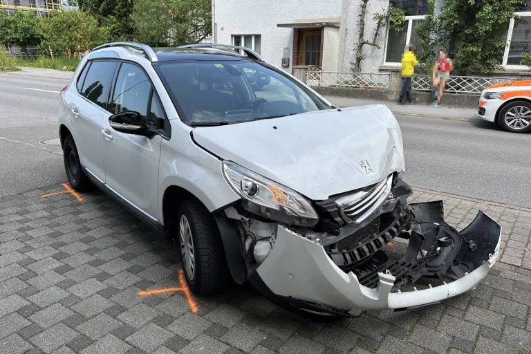 Widnau SG -  Lernfahrerin verursacht Unfall mit einem verletzten Kind 