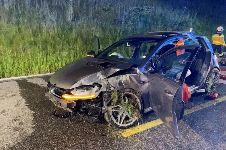 Schönenwerd SO - Auto überschlägt sich bei Unfall 