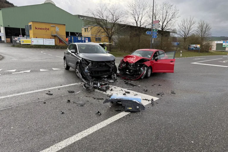 Frick AG – Missachtung des Vortritts führt zu Unfall