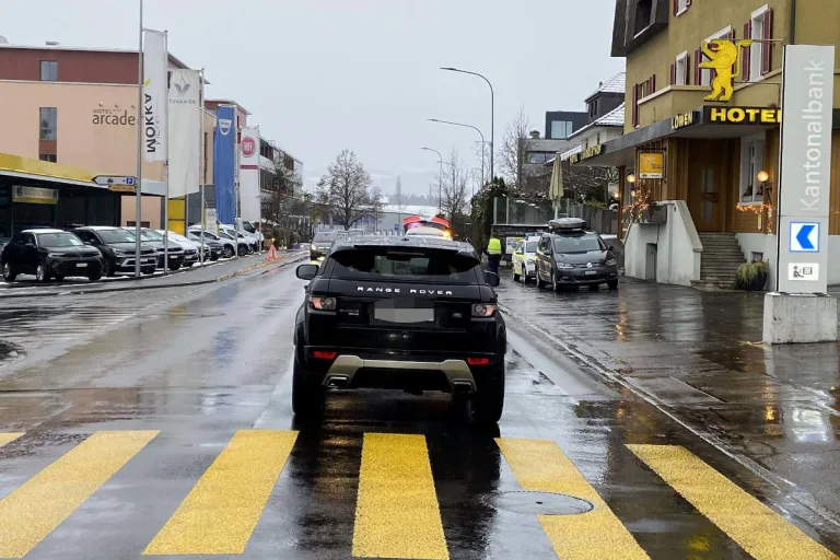Sins AG – Kollision auf dem Fussgängerstreifen