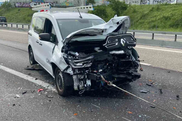 Wiedlisbach SO - Sperrung auf der A1 nach Auffahrunfall 