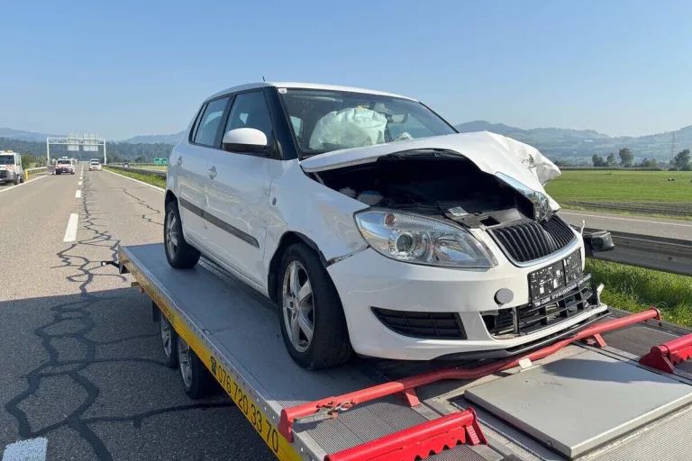 Benken SG – Fünf Verletzte bei schwerem Unfall auf der A15