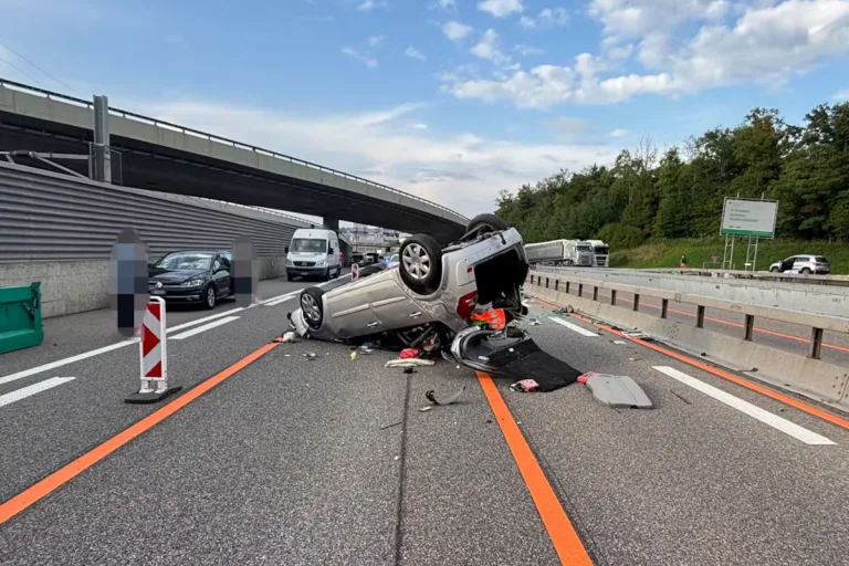 A6 Bern – Fahrzeug überschlägt sich bei Unfall