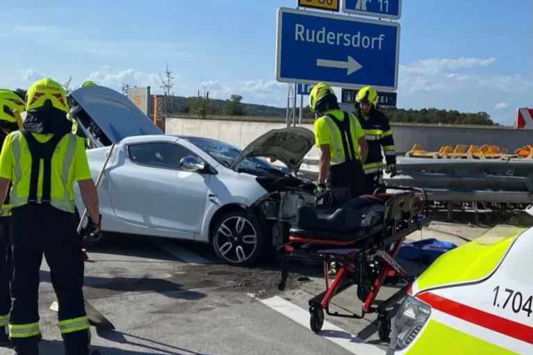 Rudersdorf – Zwei Verletzte bei schwerem Unfall auf S7