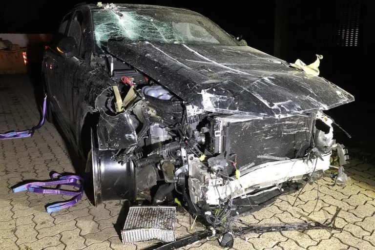 Landau RP - Alkoholisierter Autofahrer verursacht Unfall