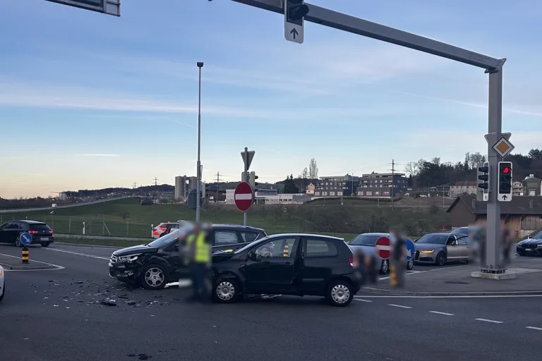 Unfall in Gossau SG - Rotlicht missachtet 