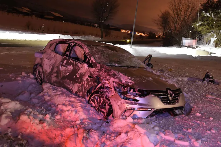 Schwarzenbach SG - Auto mehrfach überschlagen