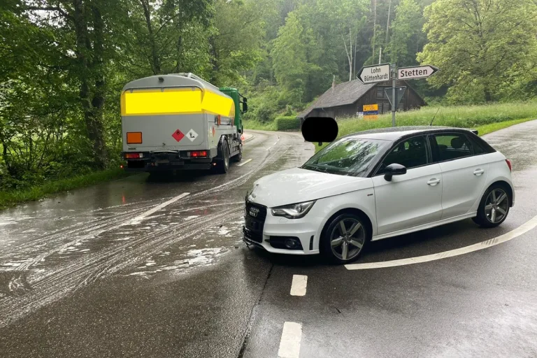Unfall in der Stadt Schaffhausen - 18-Jähriger Autolenker übersieht Lastwagen