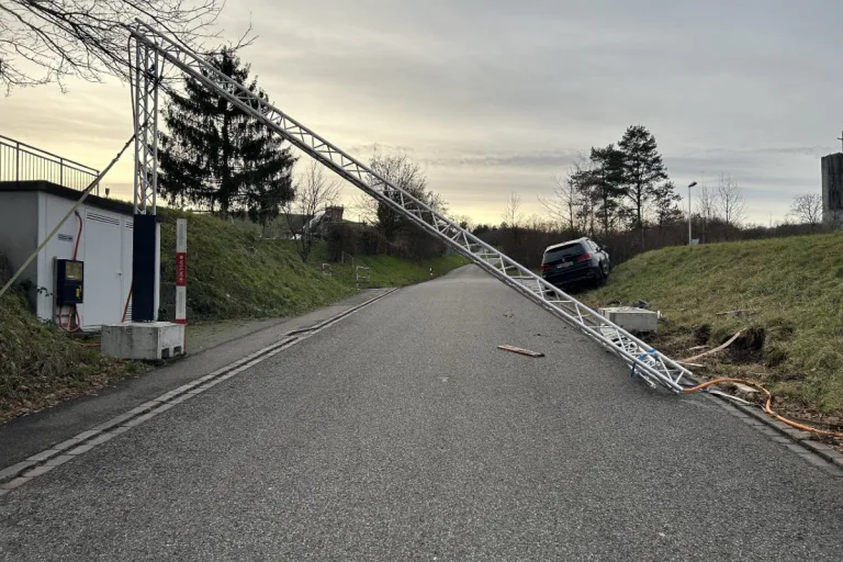 Magden AG - Betrunken mit BMW X5 verunfallt