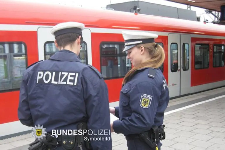 Bahnhof Erkelenz - 16-Jähriger mit Drogen und Waffe unterwegs