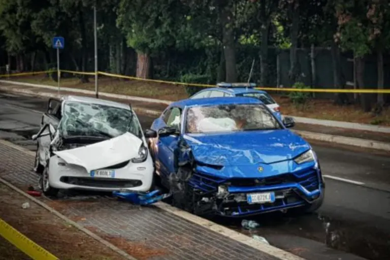Horrorunfall - 5-Jähriges Kind tot - Mutter und Schwester verletzt - Lamborghini prallt in City Car