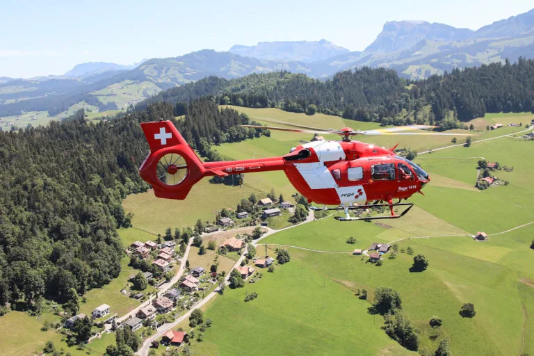 Erlenbach im Simmental BE - Motorradfahrer nach Unfall schwer verletzt