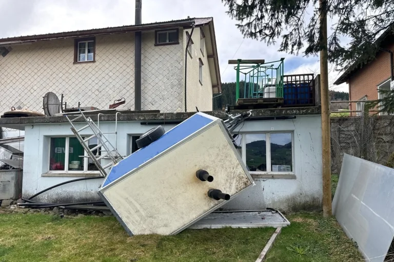 Appenzell AI - Mobile Ölheizung während Sturm weggeflogen