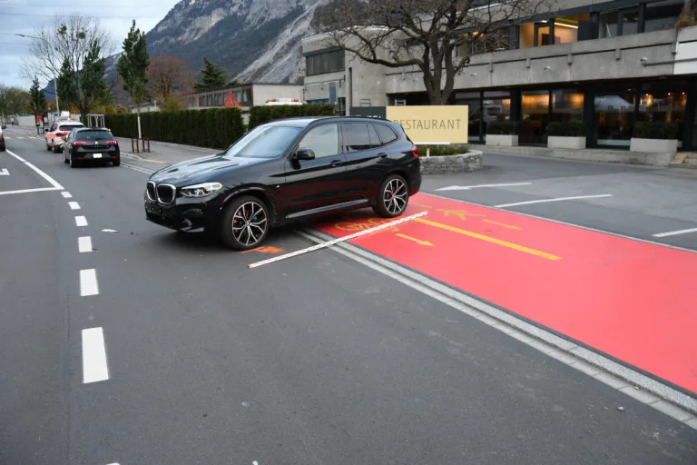 Chur GR – Kollision beim Einfahren in Hauptstrasse