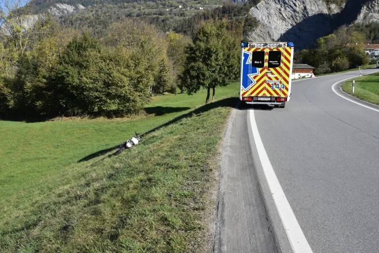 Trimmis GR – Lernfahrer verliert Kontrolle über sein Motorrad